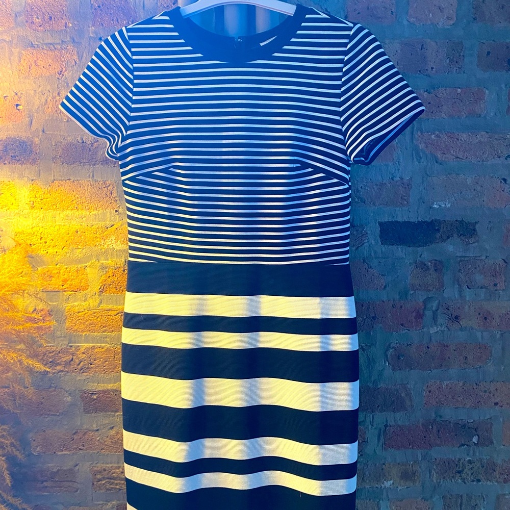 LOFT DRESS NEVER WORN.